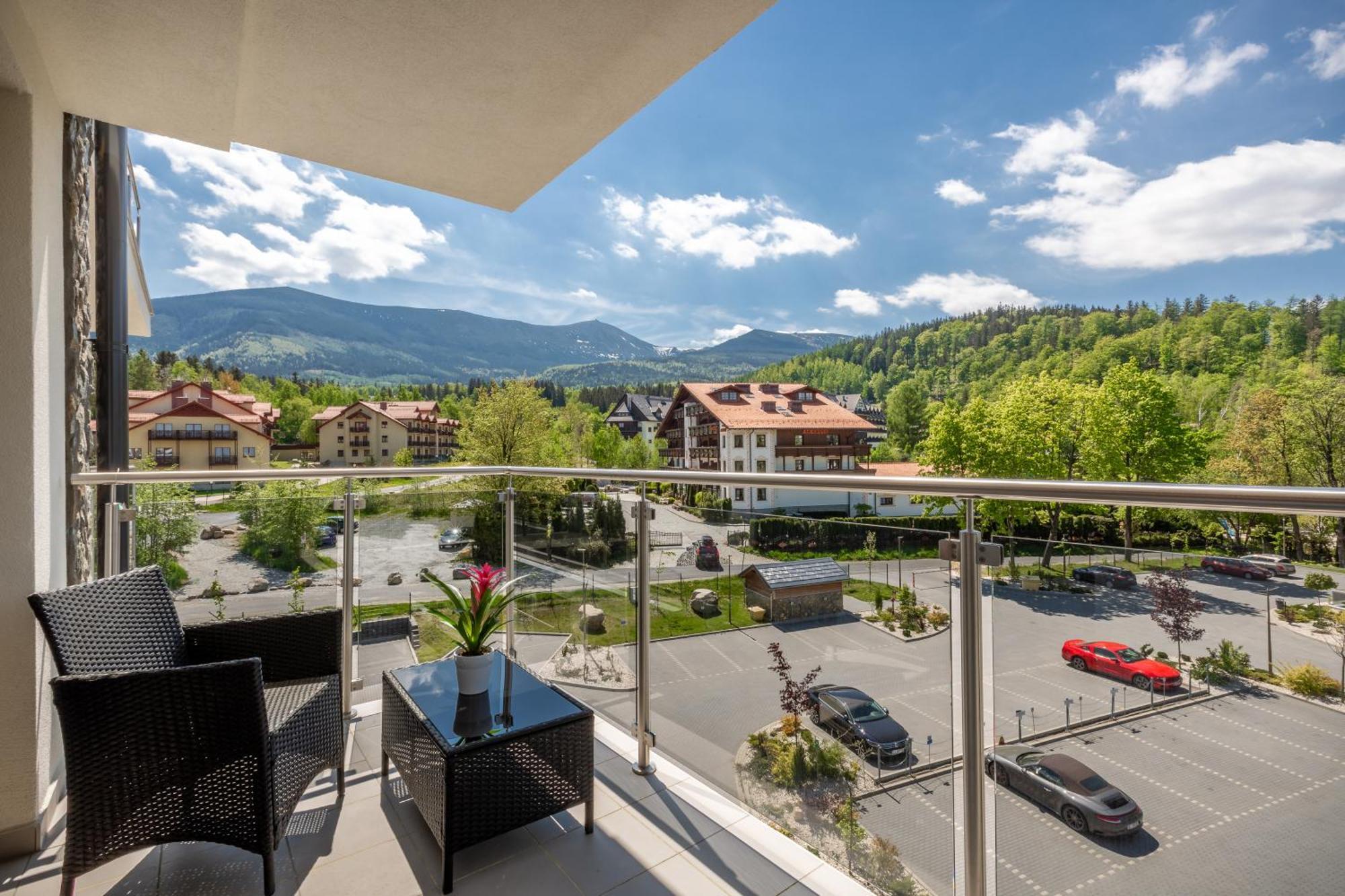 Apartamenty Bluesky - Ogrodnicza 7 I 9 - Z Widokiem Na Gory, W Zielonej Okolicy, Blisko Centrum I Atrakcji Karpacza Oda fotoğraf